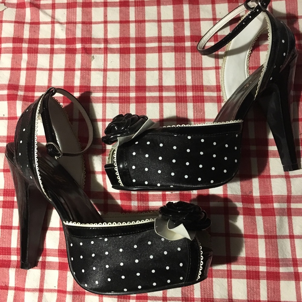 Peep toe, sling back heels
